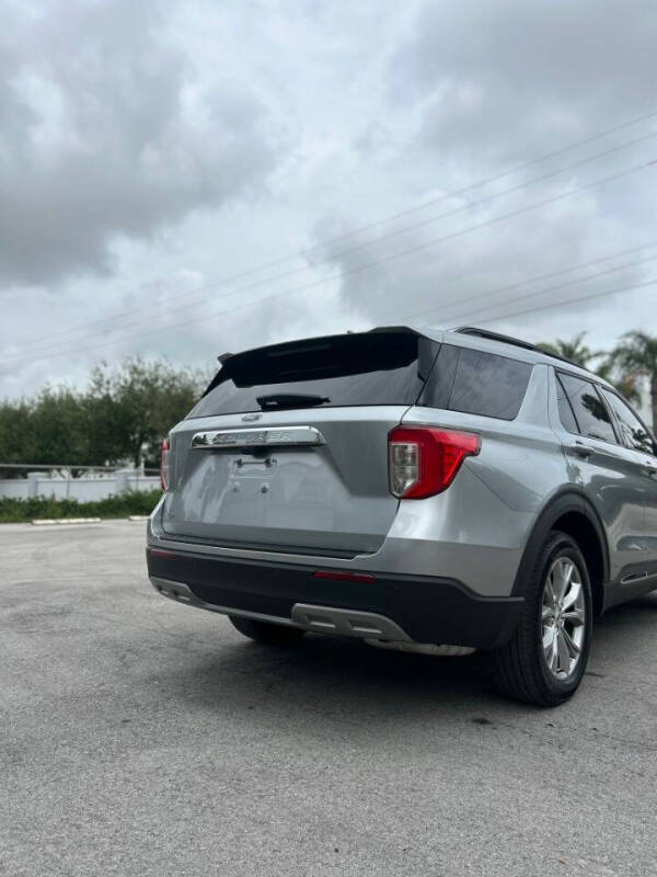 2024 Ford Explorer XLT