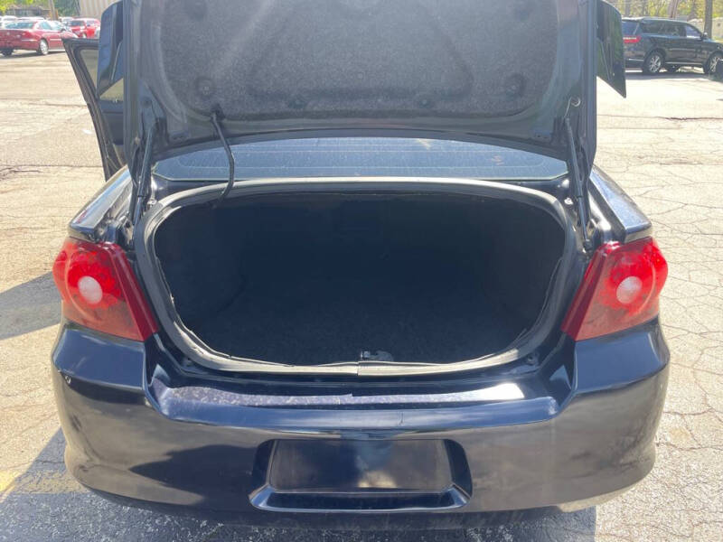 2012 Dodge Avenger SE