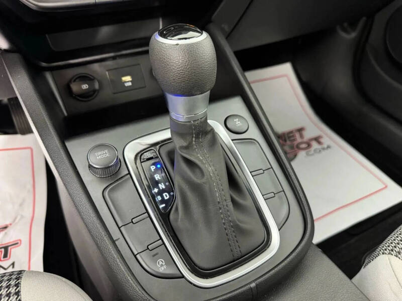 2022 Hyundai Kona SE