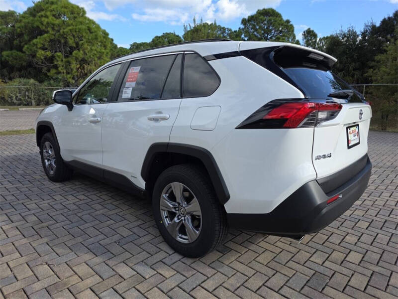 2025 Toyota RAV4 Hybrid XLE