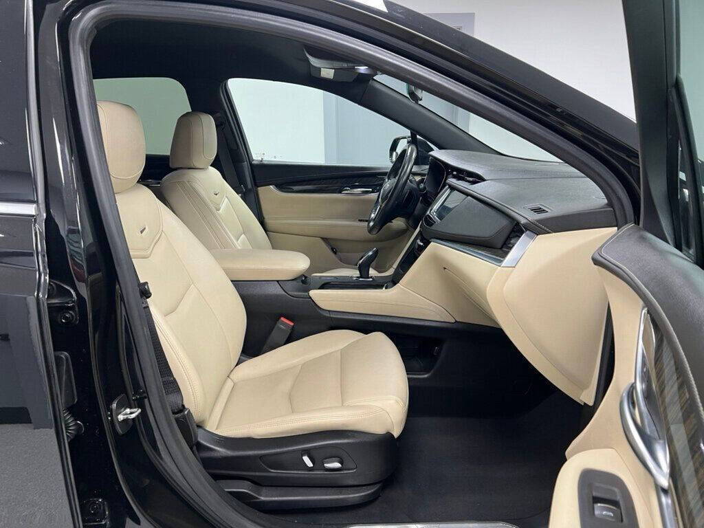 2017 Cadillac XT5 for sale at Conway Imports in   Streamwood, IL