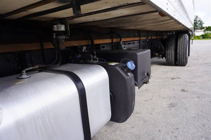 2018 Freightliner M2 106