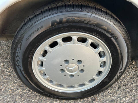 1989 Mercedes-Benz 300-Class 300 SE