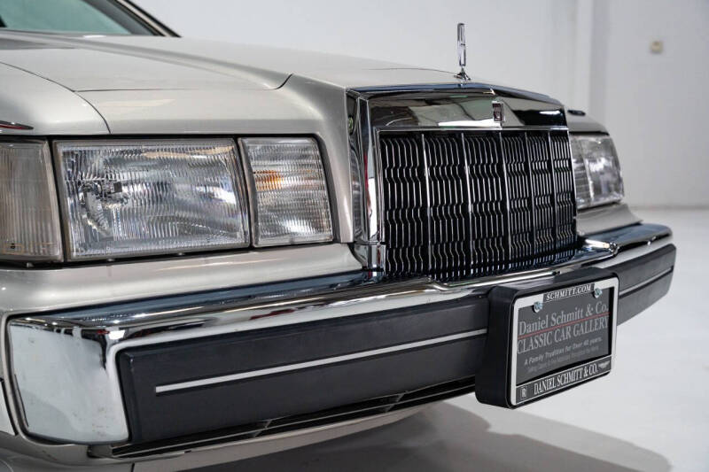 1990 Lincoln Mark VII Bill Blass