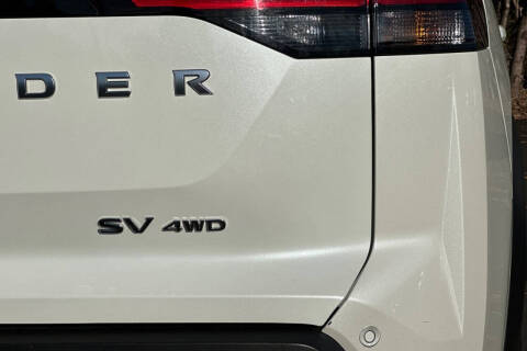 2024 Nissan Pathfinder SV