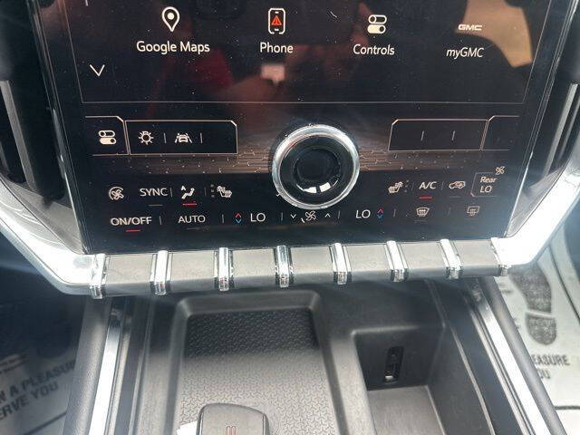2025 GMC Acadia Elevation