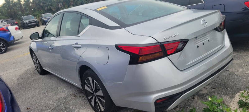 2021 Nissan Altima 2.5 SV