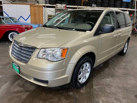 2010 Chrysler Town and Country for sale at FREDDY'S BIG LOT in Delaware OH