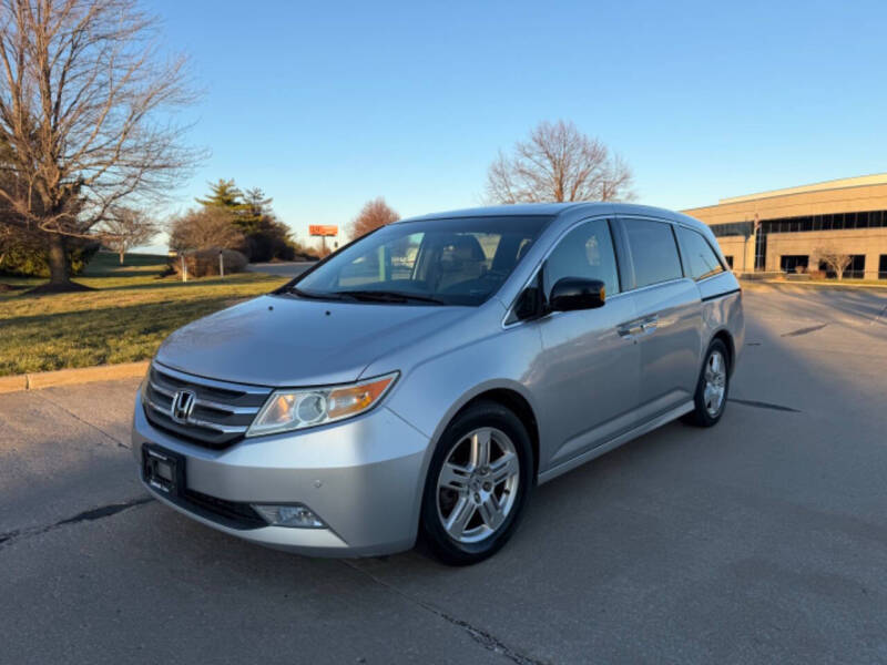 2011 Honda Odyssey Touring Elite's photo
