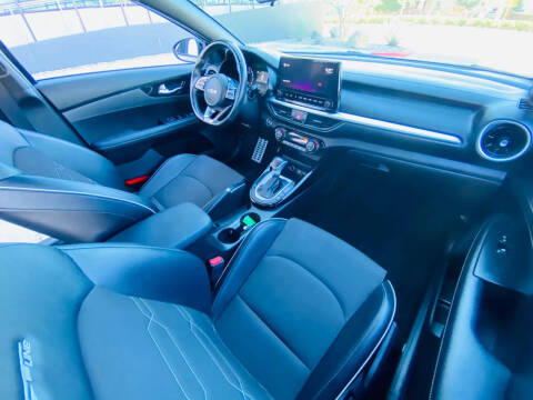 2022 Kia Forte GT Line