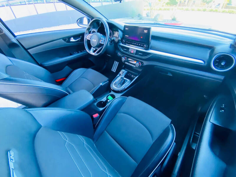 2022 Kia Forte GT Line