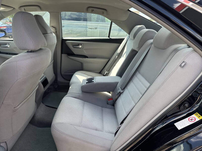 2017 Toyota Camry LE