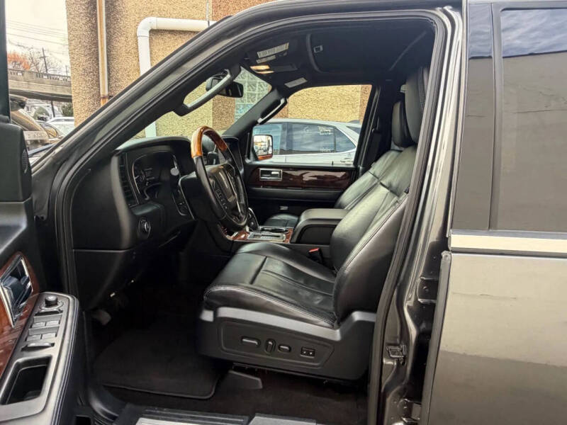 2016 Lincoln Navigator Select