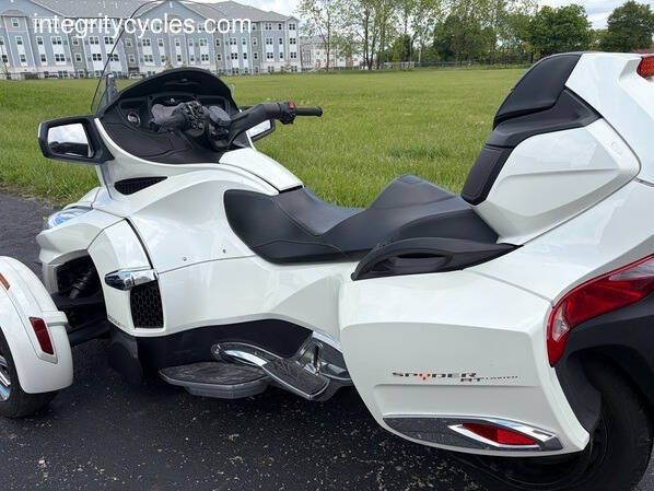 2014 Can-Am Spyder RT-S SE6