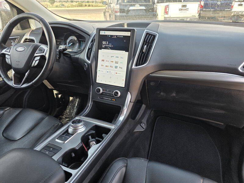 2022 Ford Edge Titanium