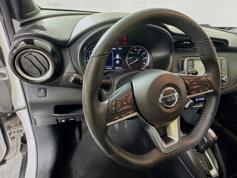 2019 Nissan Kicks SR