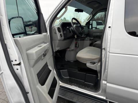 2013 Ford E-Series E-350 SD