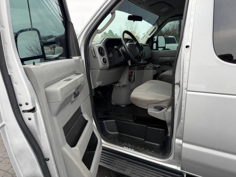 2013 Ford E-Series E-350 SD