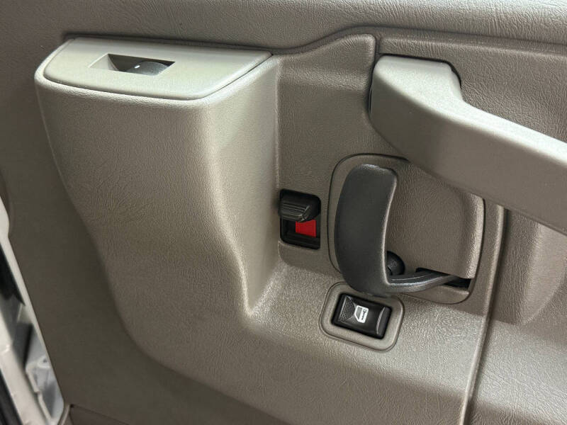 2024 GMC Savana 2500