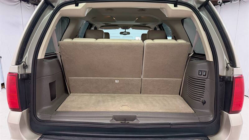 2004 Lincoln Navigator Luxury