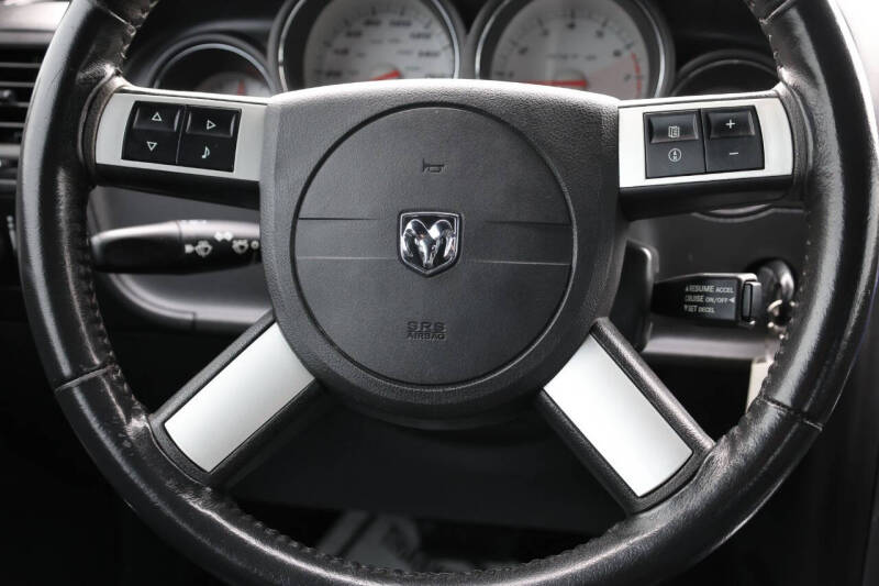 2008 Dodge Challenger SRT8