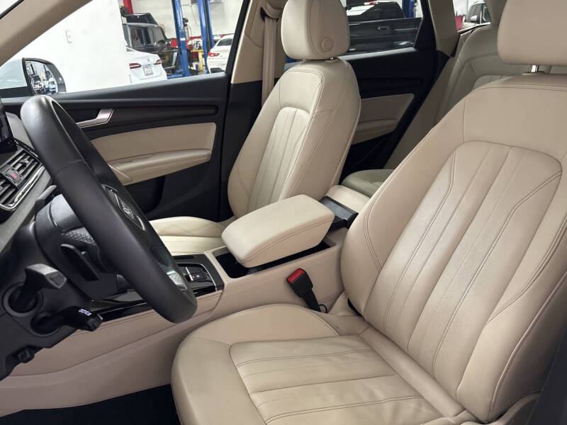 2022 Audi Q5 quattro Premium Plus 40 TFSI