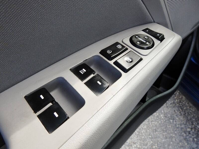 2020 Hyundai Elantra  - $14,900