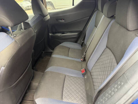 2022 Toyota C-HR XLE