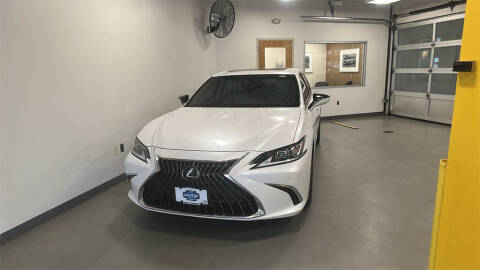2023 Lexus ES 250