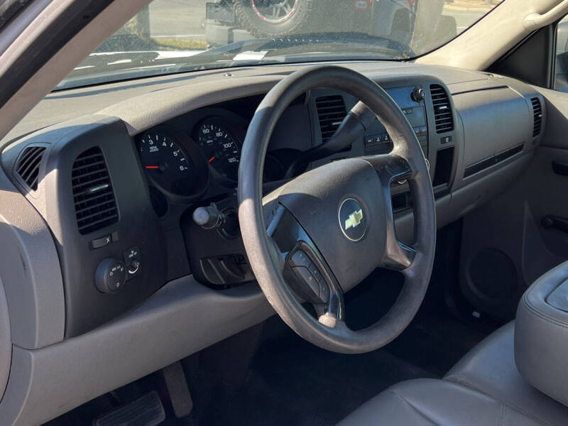 2013 Chevrolet Silverado 1500 Work Truck photo 10