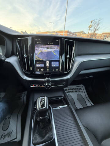 2019 Volvo XC60 T5 Momentum