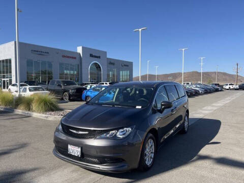2022 Chrysler Voyager LX