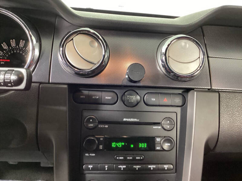 2006 Ford Mustang GT Deluxe
