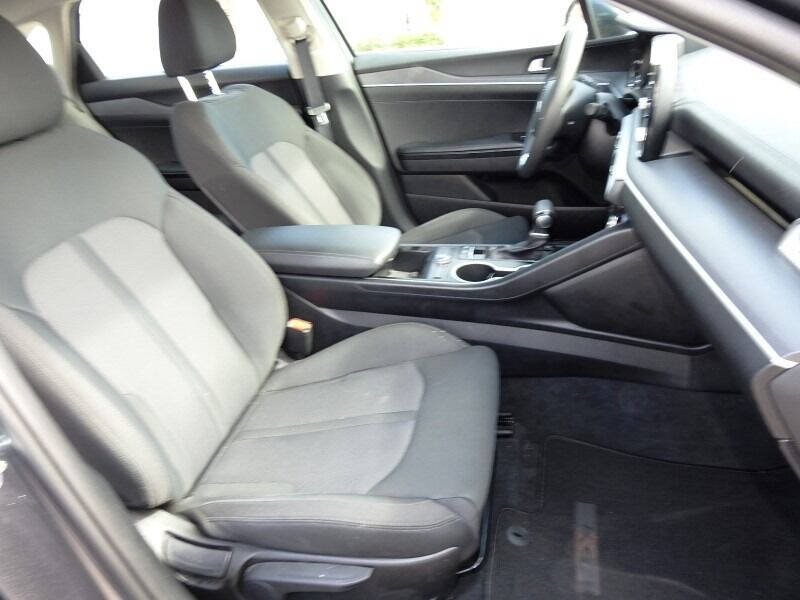 2021 Kia K5  - $21,900