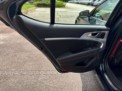 2023 Genesis G70
