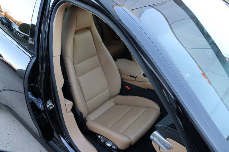 2016 Porsche Panamera Edition