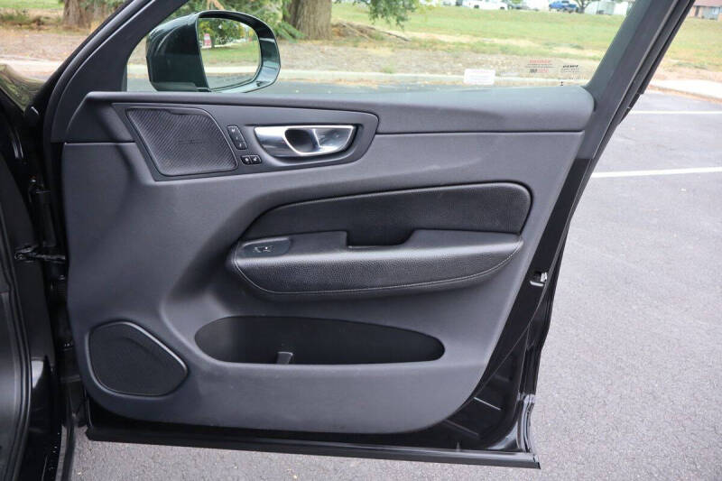 2019 Volvo XC60 T5 Momentum