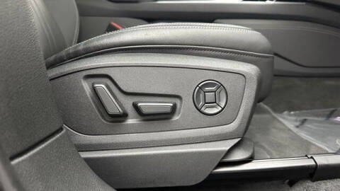 2024 Audi Q8 e-tron quattro Premium Plus