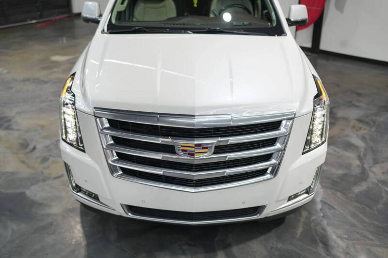 2016 Cadillac Escalade Luxury Collection