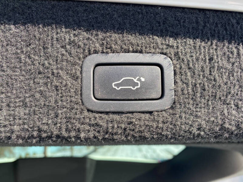 2013 Volvo XC70 T6 Premier Plus