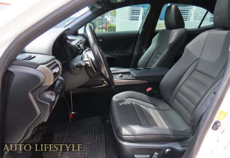 2016 Lexus IS 200t