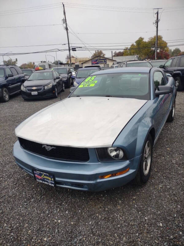 2005 Ford Mustang V6 Deluxe
