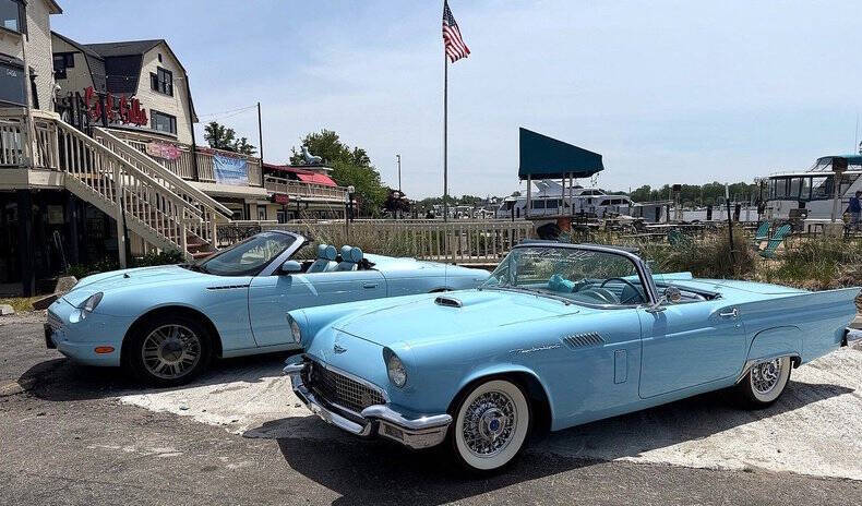 1957 Ford Thunderbird