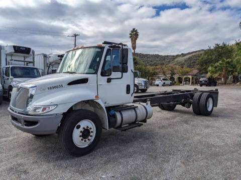 2019 International 4300 24 ft Cab Chassis(CDL)