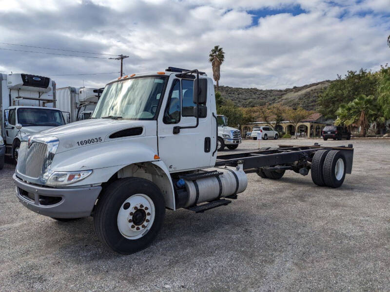 2019 International 4300 24 ft Cab Chassis(CDL)
