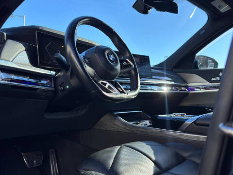 2023 BMW 7 Series 740i