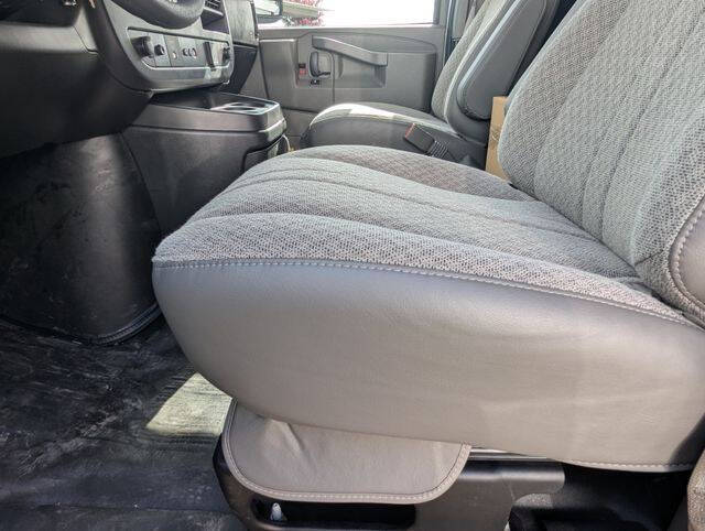 2025 Chevrolet Express 2500