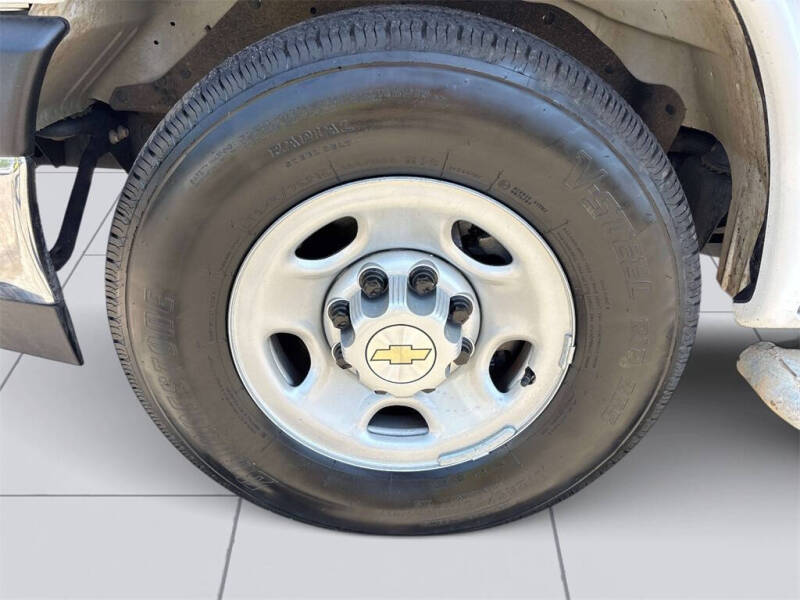 2024 Chevrolet Express 2500