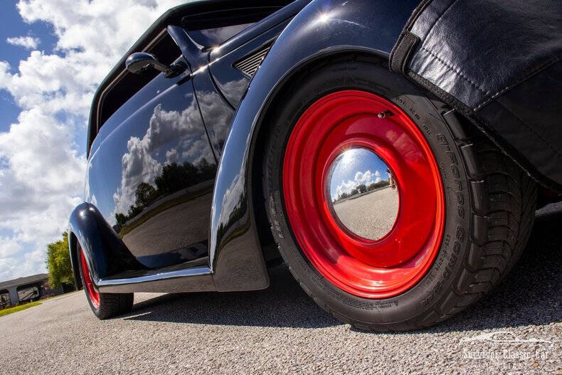 1937 Ford Cabriolet