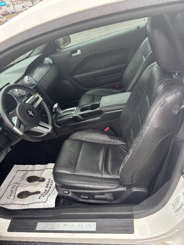 2008 Ford Mustang V6 Deluxe